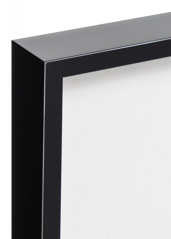 Cadre Nielsen Premium Alpha Brillant Noir 60x60 cm