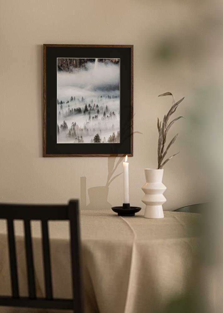 Cadre Galant Noyer 50x70 cm - Passe-partout Noir 33x56 cm